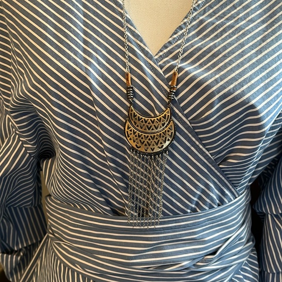 Red Camel necklace Silvertone and brushed gold.  Beautiful! - Picture 4 of 11